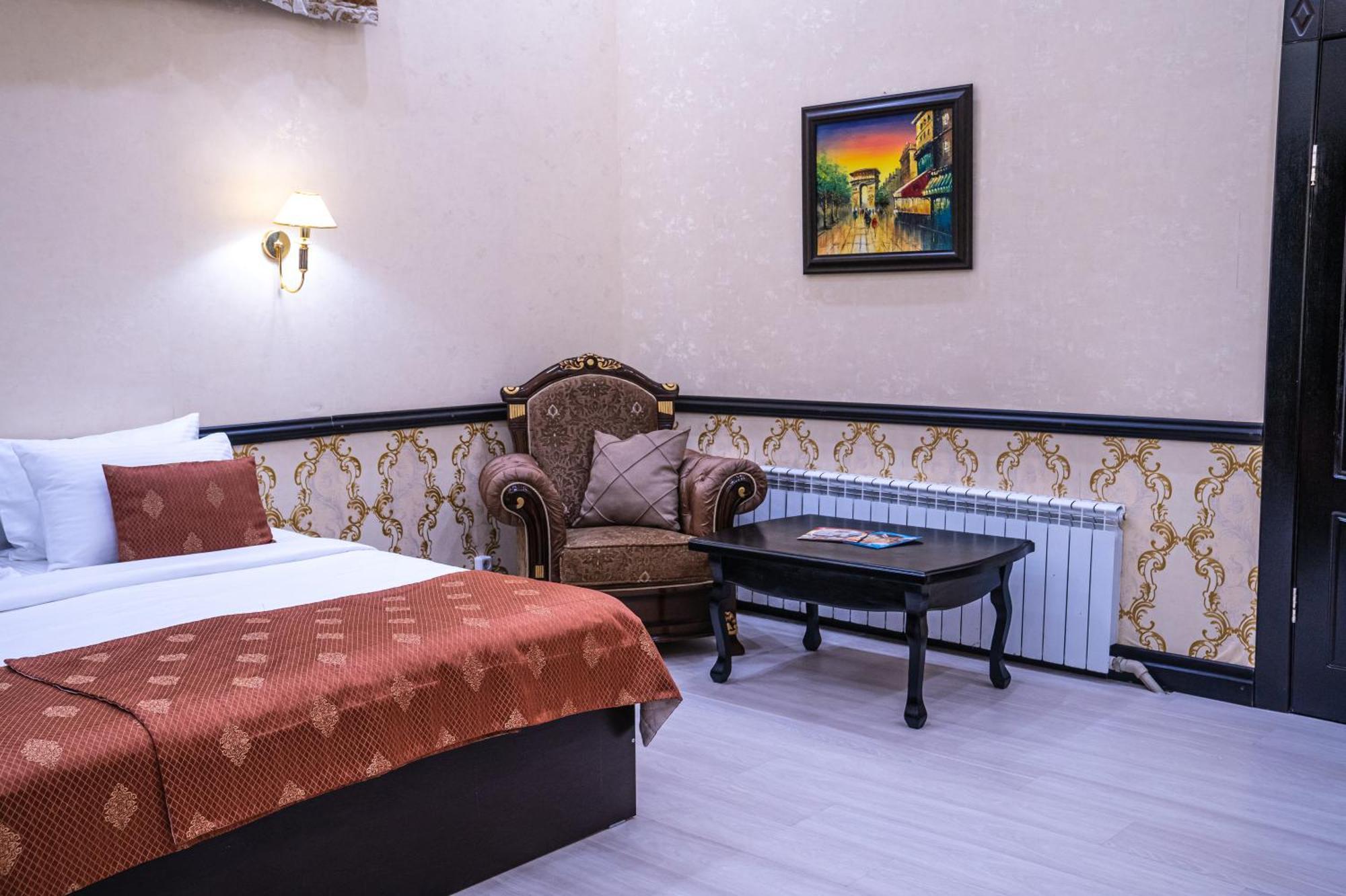 Belon Lux Hotel Astaná Habitación foto